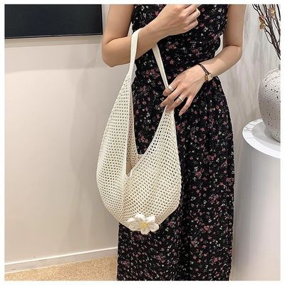 Korean Style 2026 New Arrival Vacation Knit Bag Women's Shoulder Tote Bag Lazy Style Knit Openwork Floral Decoration Beach Bag
