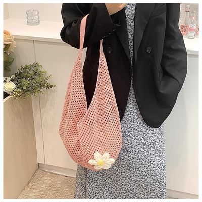 Korean Style 2025 New Arrival Vacation Knit Bag Women's Shoulder Tote Bag Lazy Style Knit Openwork Floral Decoration Beach Bag